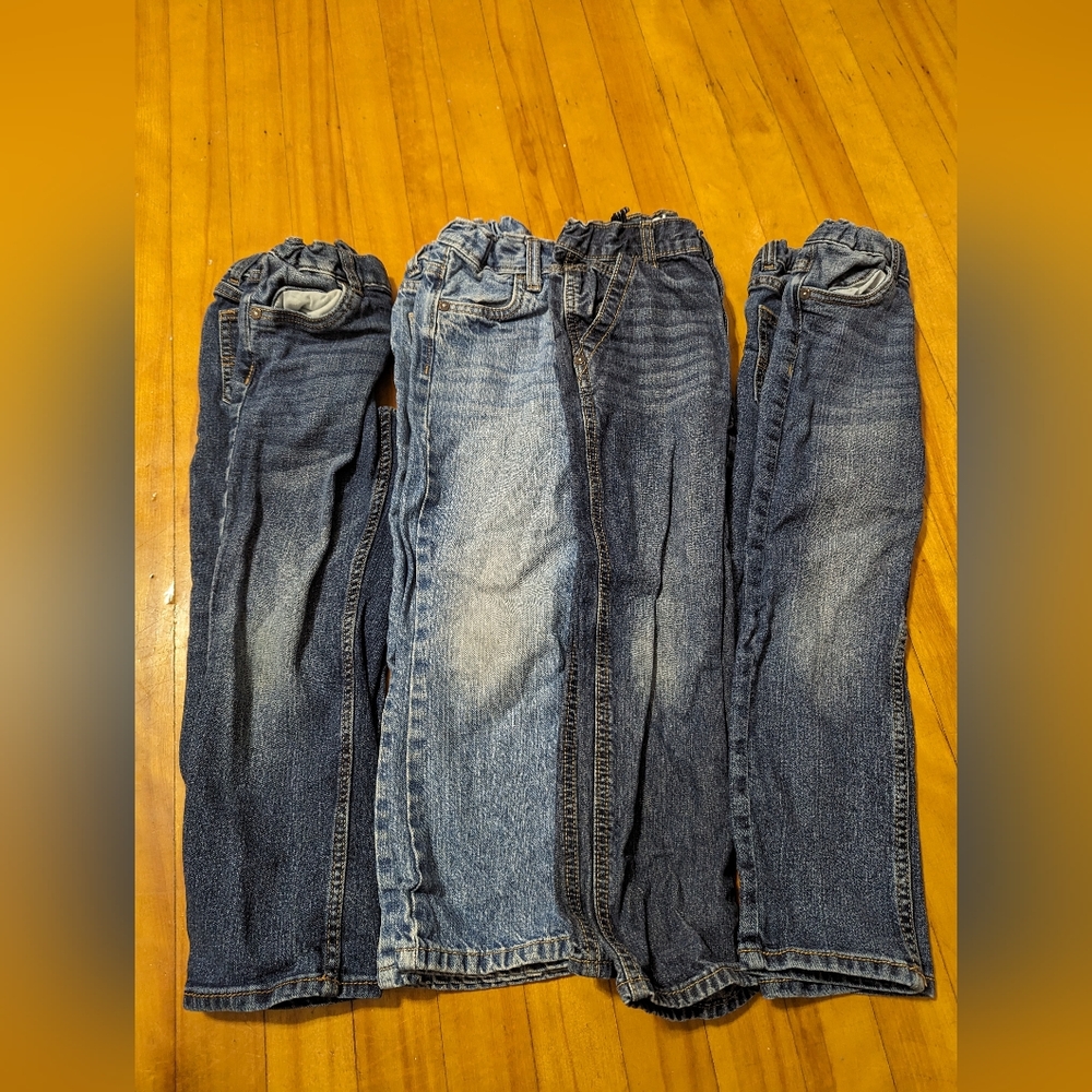 Bundle of 4 pairs of boys Oshkosh Jeans